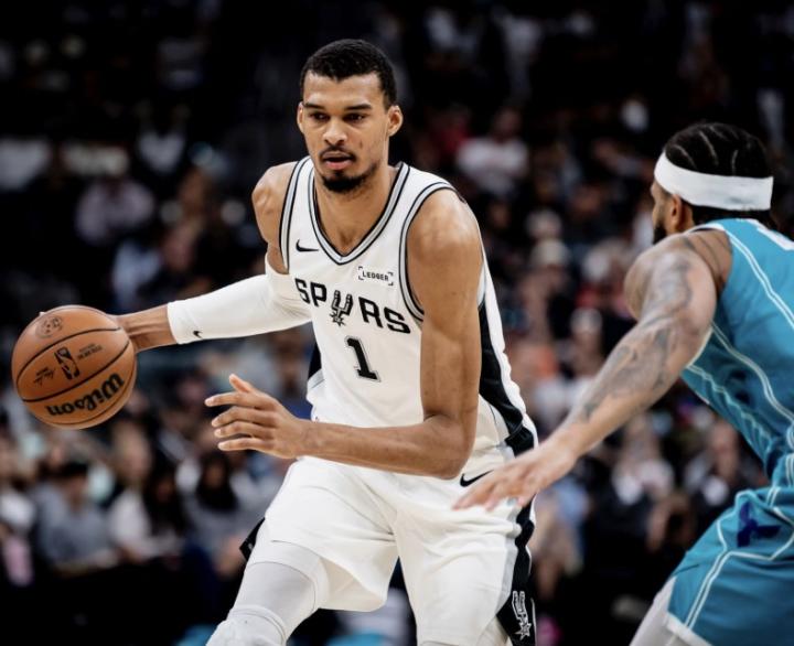  马刺核心文班亚马，复仇黄蜂后放话；全力守护健康，锁定MVP加DPOY。 体育新闻