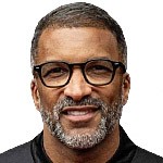  马赛新帅贝耶，率全队拜访齐达内；借助传奇力量，冲刺赛季欧冠资格。 体育新闻