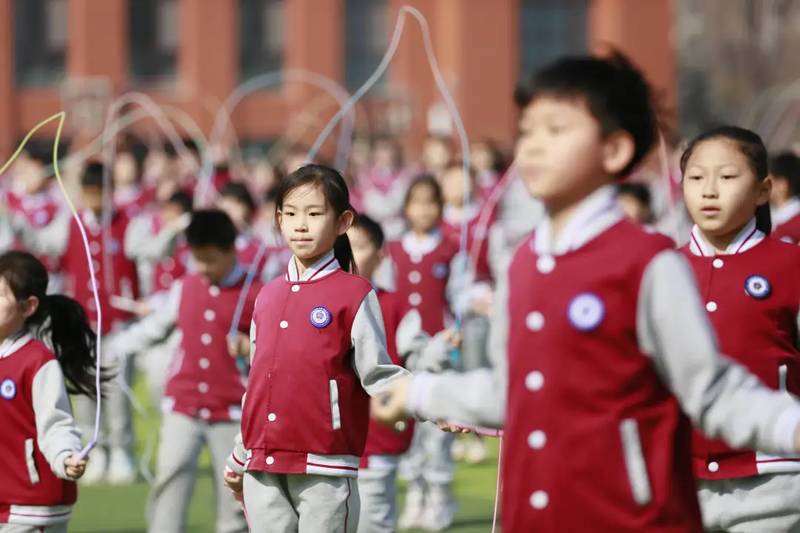  运动生理学视角下的校园体育革新：双高峰心率设计如何重塑大课间效能 教育招生