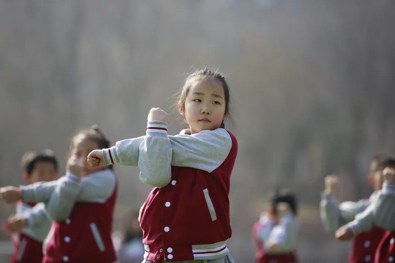  运动生理学视角下的校园体育革新：双高峰心率设计如何重塑大课间效能 教育招生