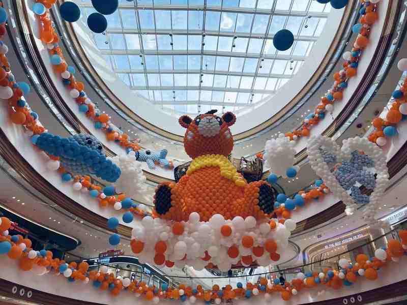  从开发商到商业运营商：新城控股战略转型的财务密码与估值重构 股票财经