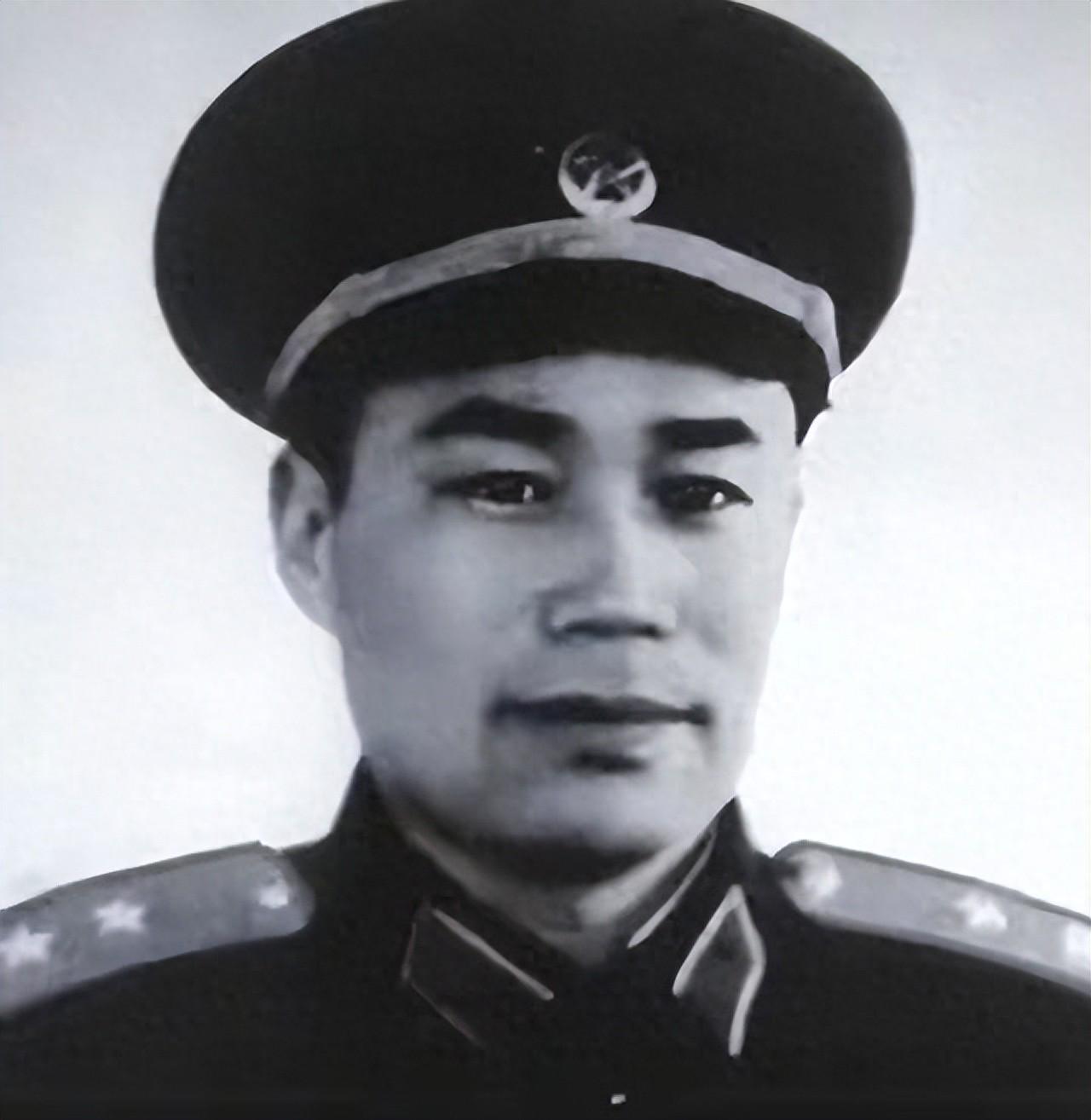 战火情缘与时代裂痕：一位战地护士与传奇将军的半生纠葛