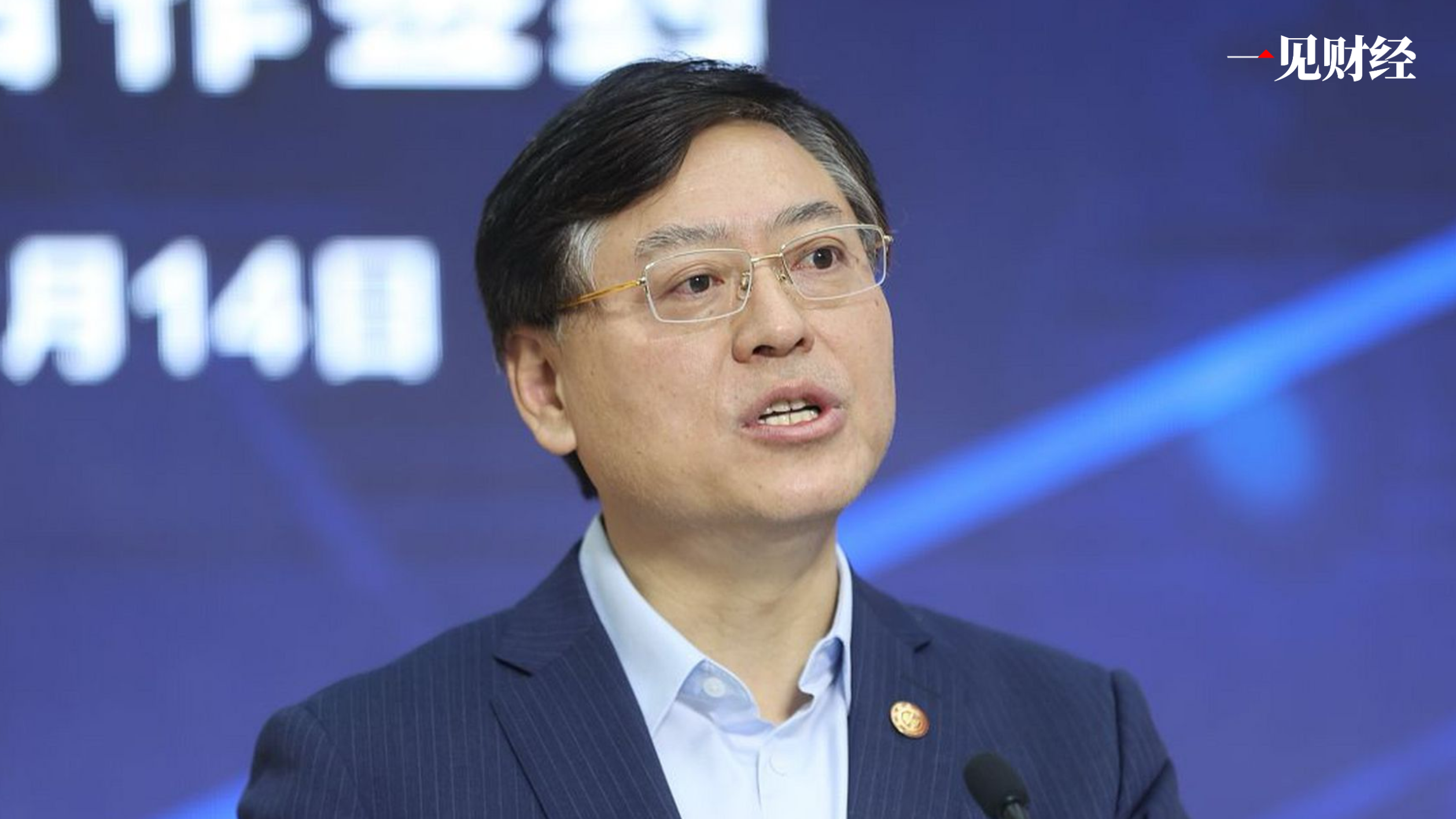 从《人民日报》头条看联想AI战略：一位技术掌舵者的深度布局