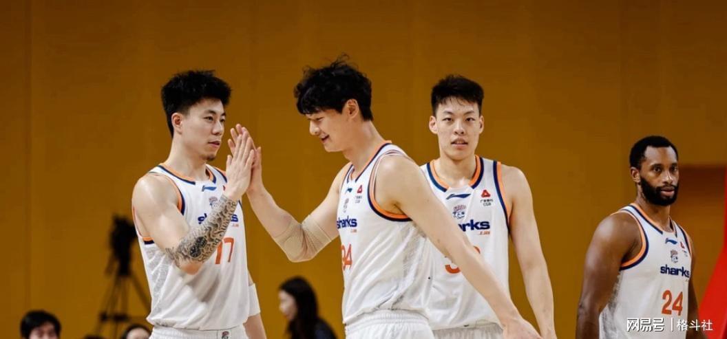  技术解密：王哲林32岁何以重返巅峰？深层数据分析揭示上海内线答案 体育新闻