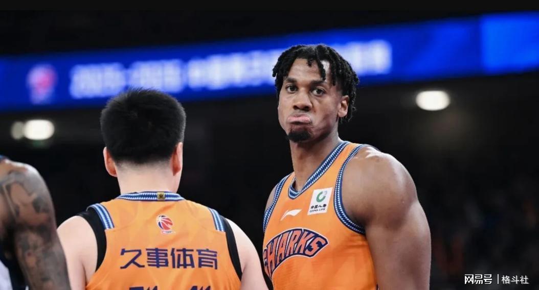  技术解密：王哲林32岁何以重返巅峰？深层数据分析揭示上海内线答案 体育新闻