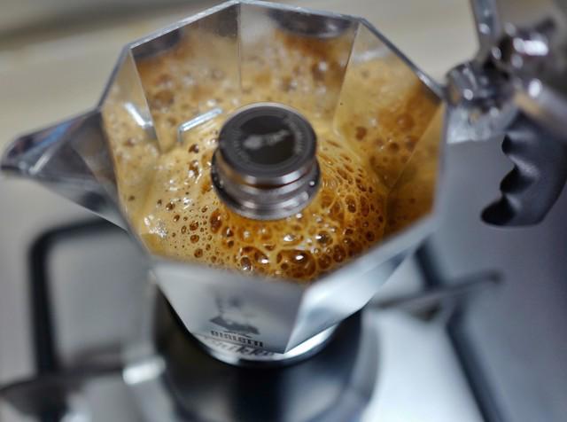  咖啡因代谢与血脂调控：临床数据深度解读与精准干预指南 健康养生